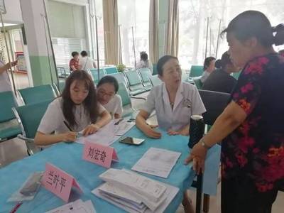 我院妇产科深入太原市化肥厂职工医院社区开展健康义诊与健康咨询活动